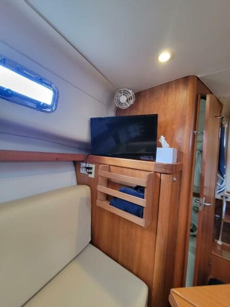 2004 Mainship Pilot - Photo 16