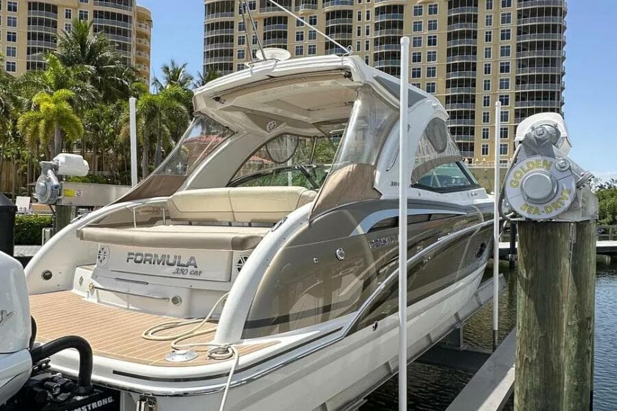 2019 Formula 350 Crossover Bowrider
