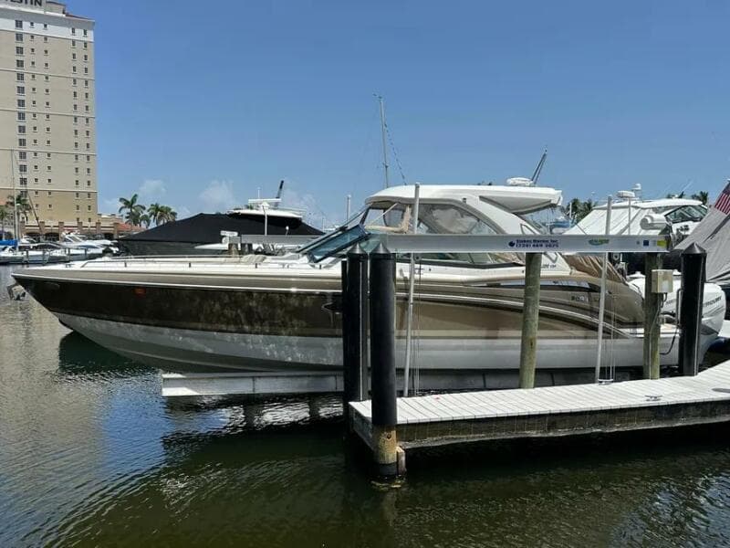 2019 Formula 350 Crossover Bowrider