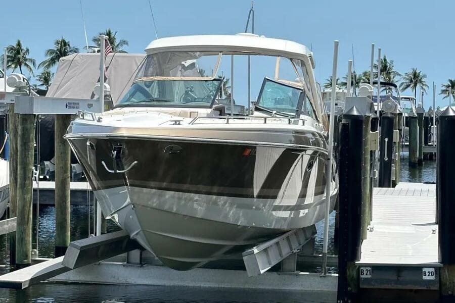 2019 Formula 350 Crossover Bowrider