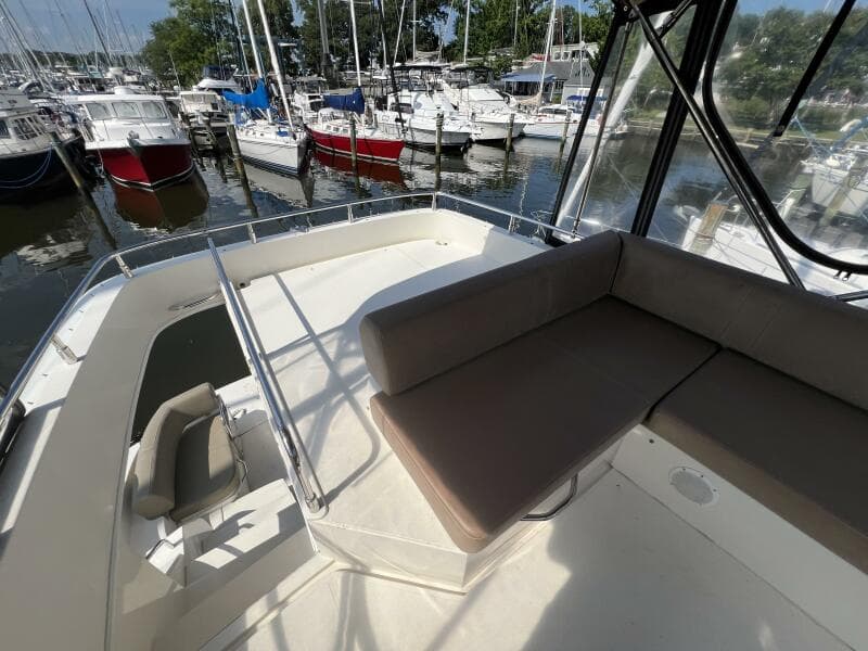 2016 Carver C34 Aft Bridge Seating