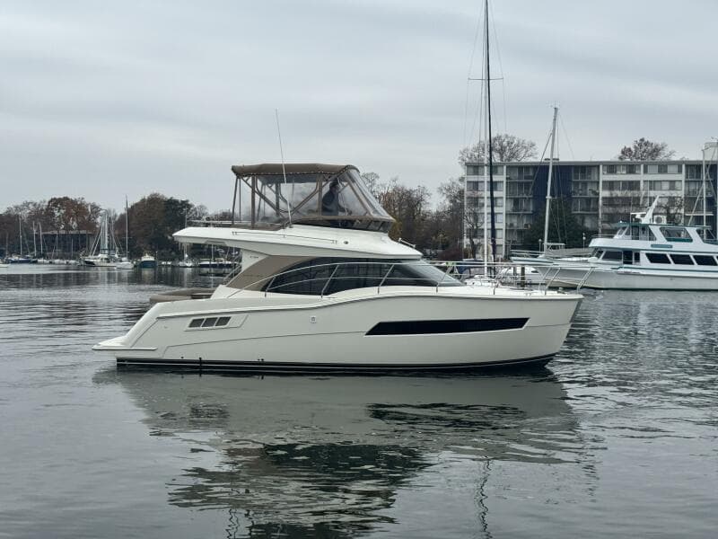 2016 Caver C34 Starboard Side