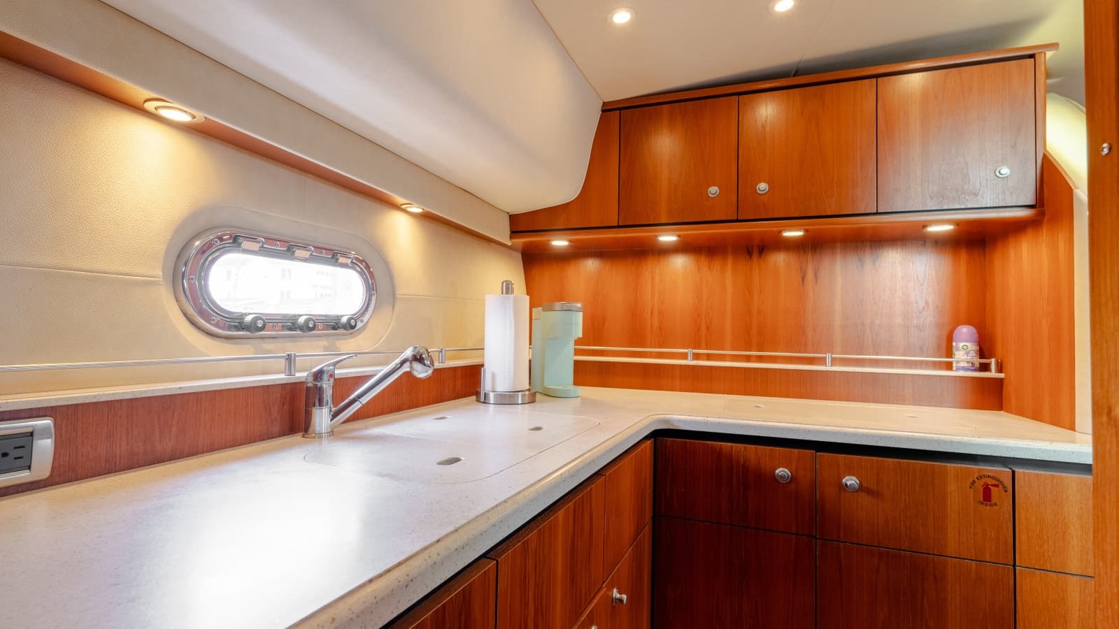 2007 Tiara Yachts 4300 Sovran - Photo 61