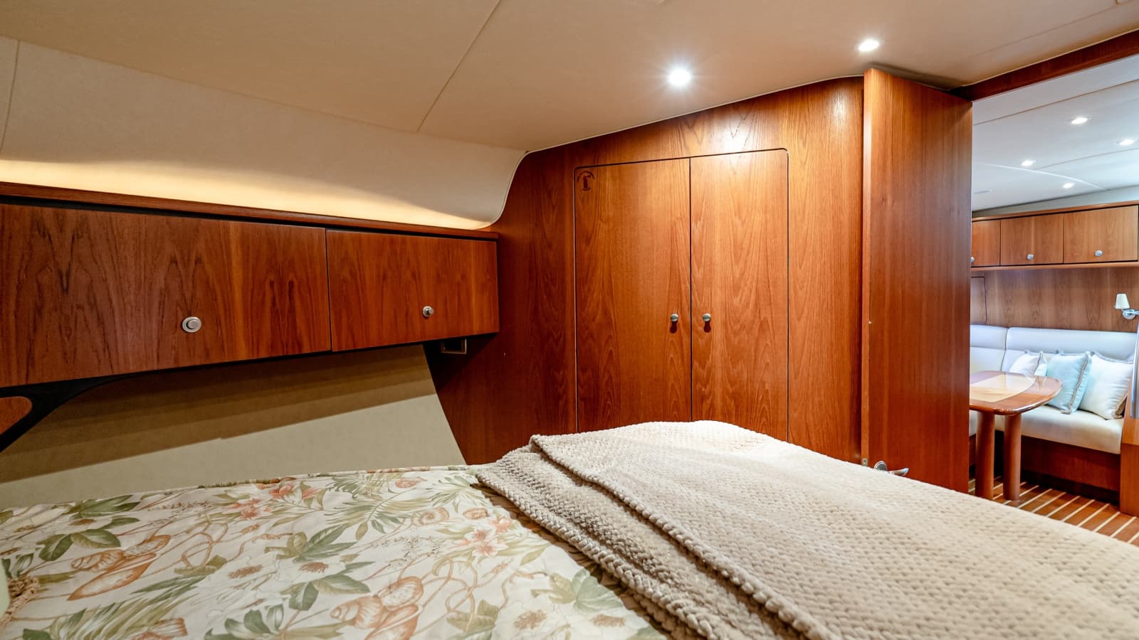 2007 Tiara Yachts 4300 Sovran - Photo 53