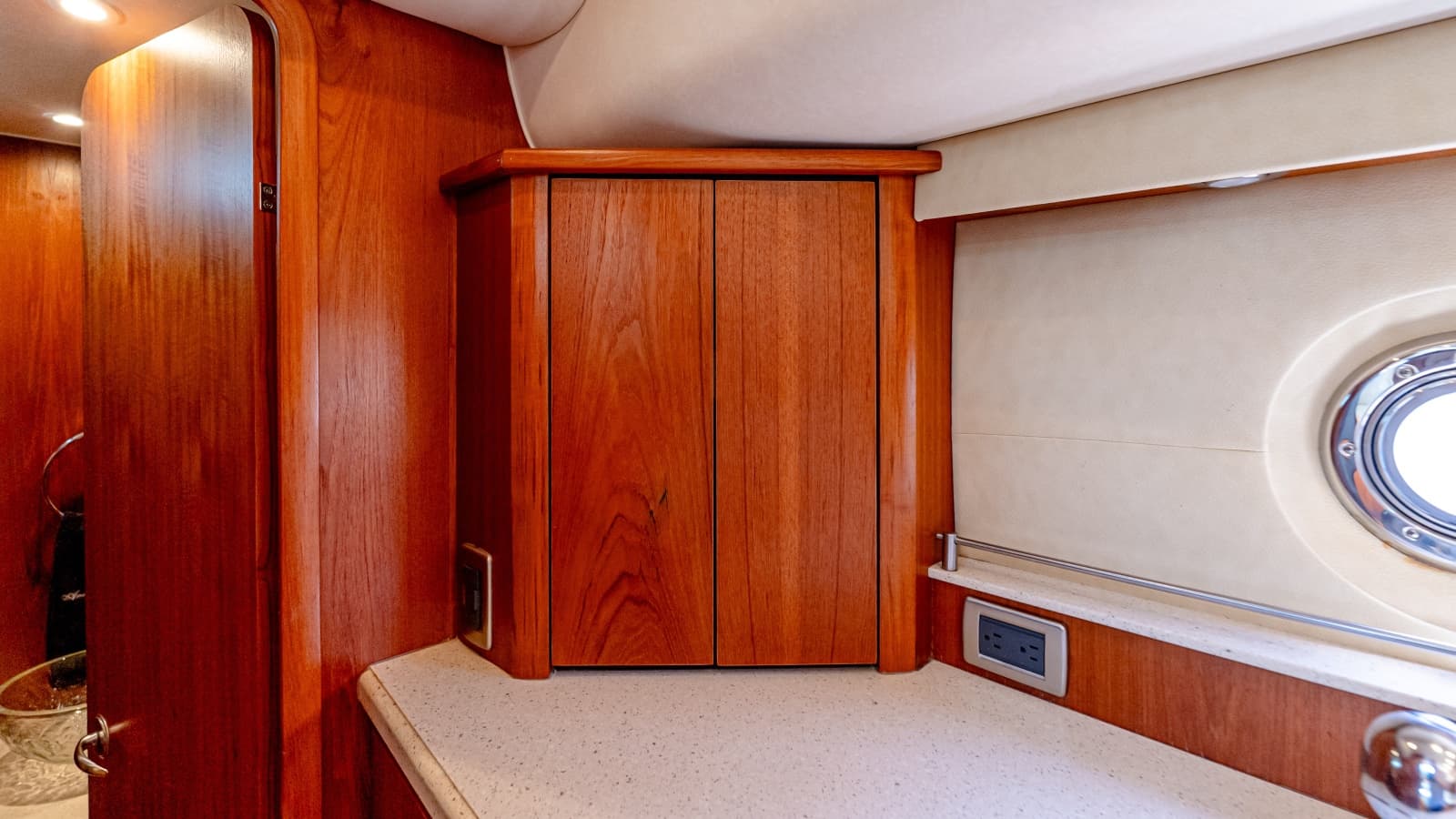 2007 Tiara Yachts 4300 Sovran - Photo 47