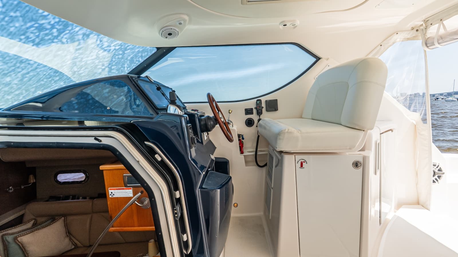 2007 Tiara Yachts 4300 Sovran - Photo 30