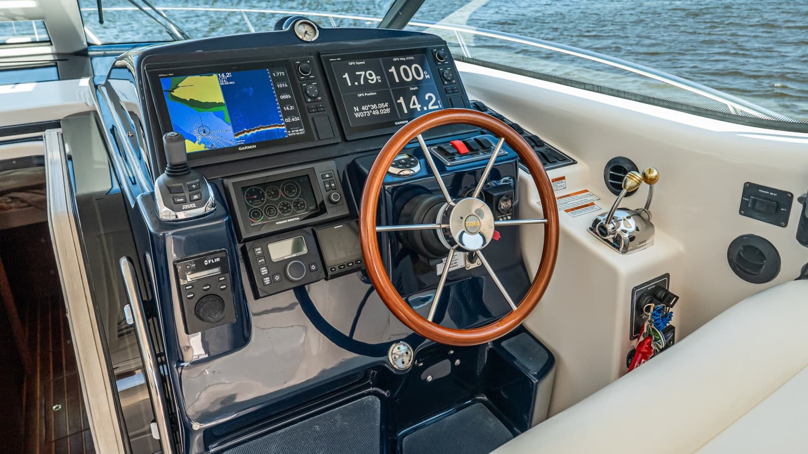 2007 Tiara Yachts 4300 Sovran - Photo 27