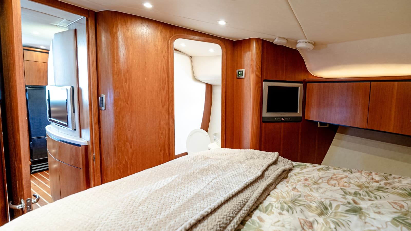 2007 Tiara Yachts 4300 Sovran - Photo 52