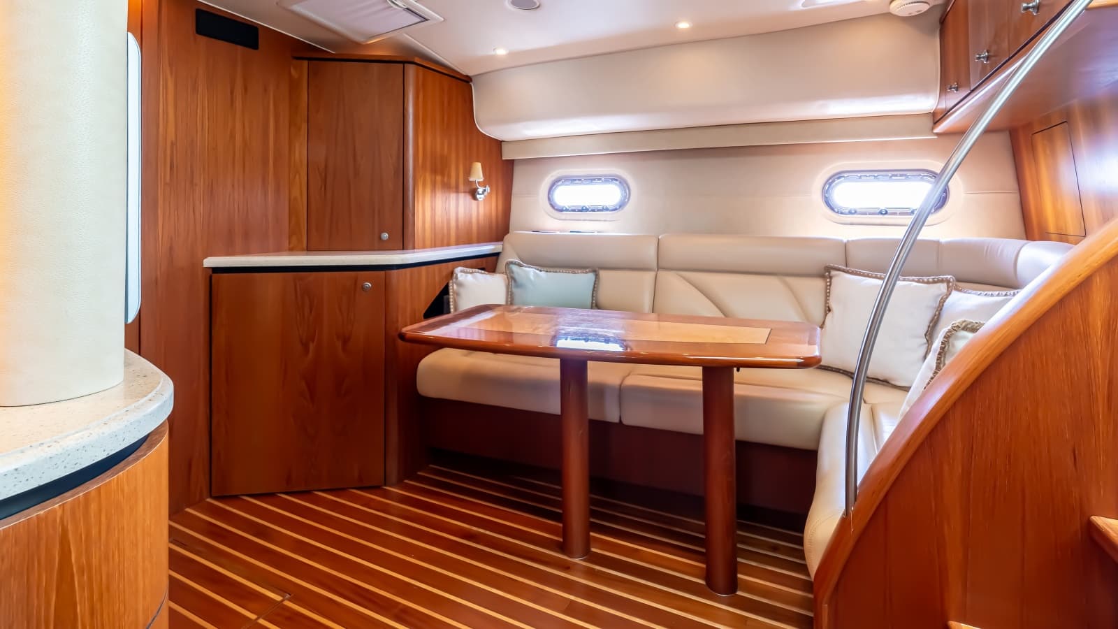 2007 Tiara Yachts 4300 Sovran - Photo 57