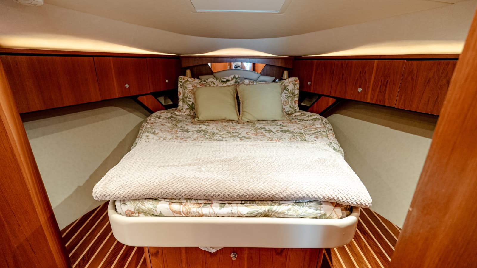 2007 Tiara Yachts 4300 Sovran - Photo 51