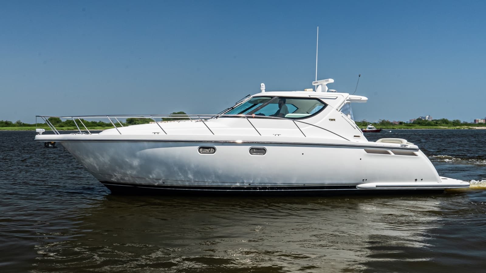 2007 Tiara Yachts 4300 Sovran - Photo 2
