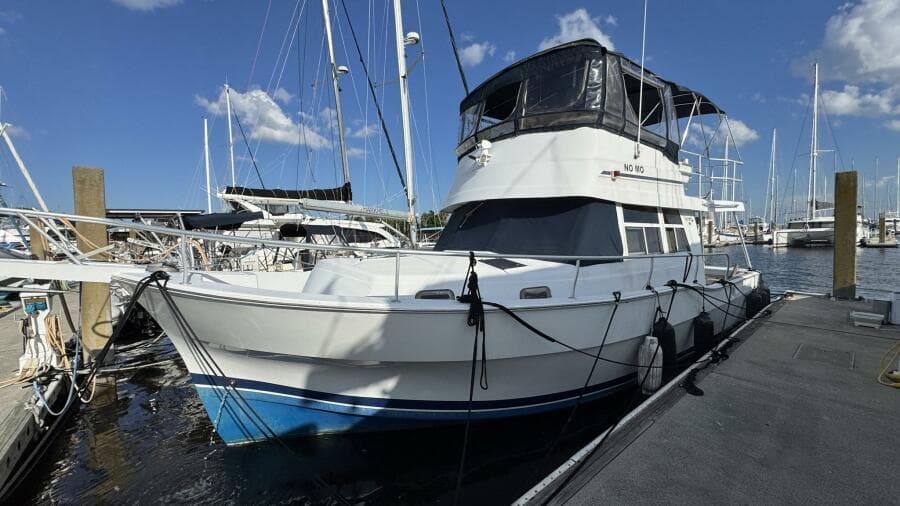 1999 Mainship 350 Exterior Port