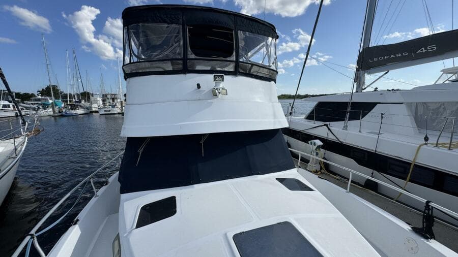 1999 Mainship 350 Bow