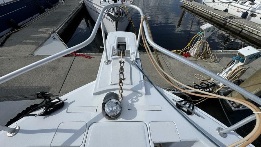 1999 Mainship 350 Bow