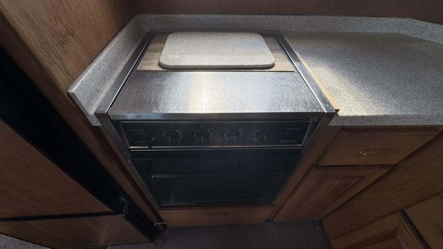 1999 Mainship 350 Galley Oven