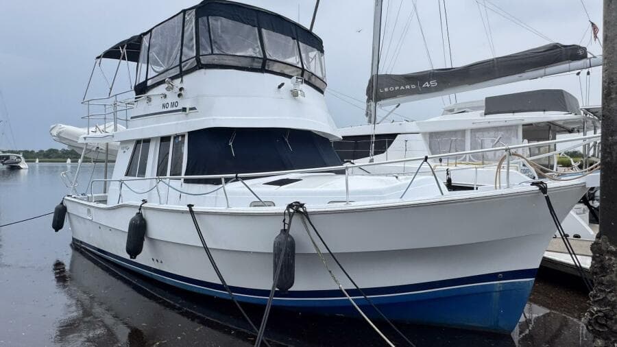 1999 Mainship 350 Exterior Starboard