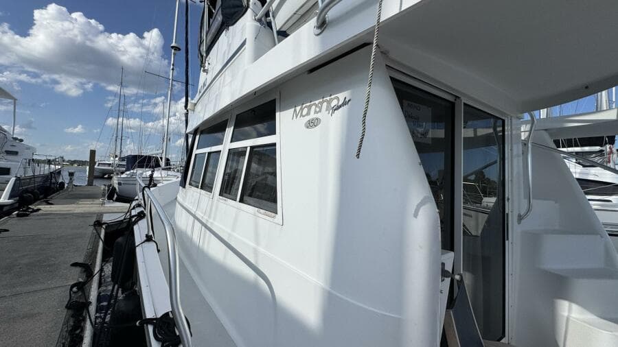 1999 Mainship 350 Side Deck Port