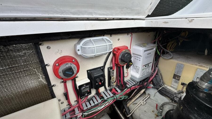 1999 Mainship 350 Engine Room