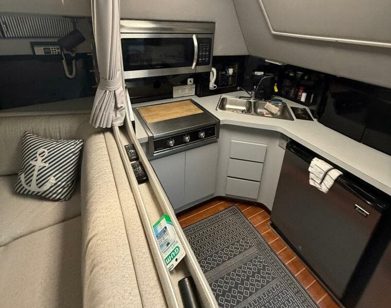 1989 Sea Ray 460 Express Cruiser