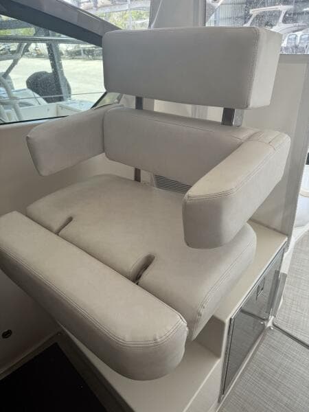 2013 Pursuit 365 SCI