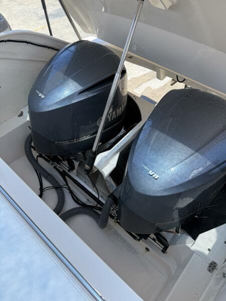 2013 Pursuit 365 SCI