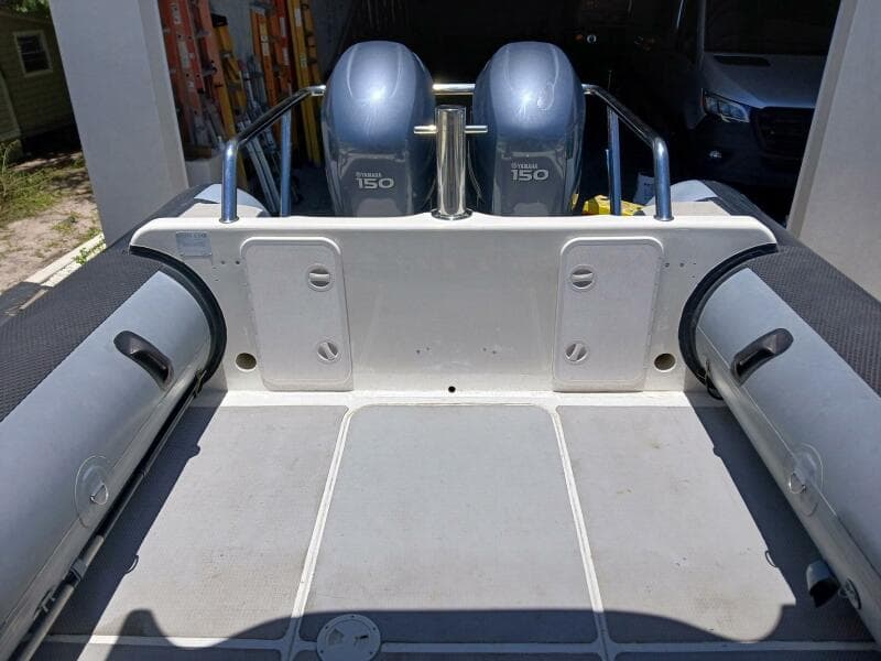 2002 Protector 28 Targa