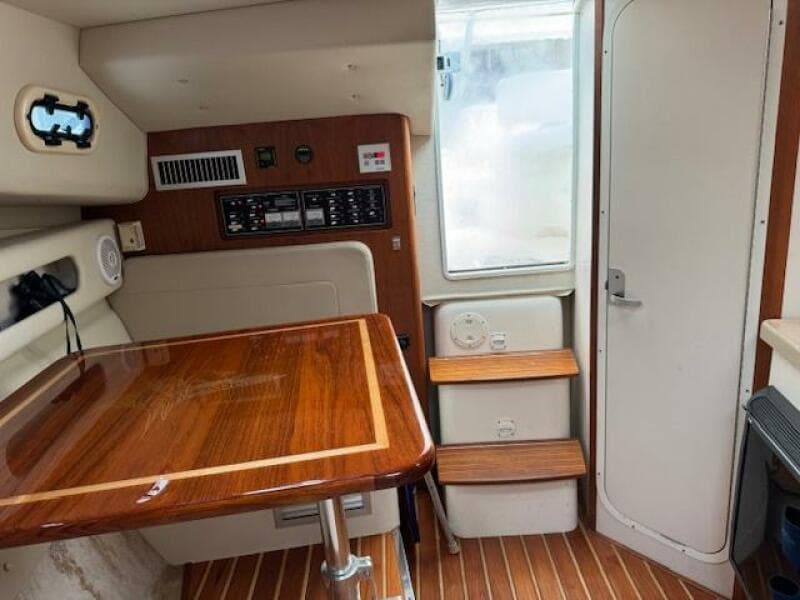 2002 Pursuit 3000 Express