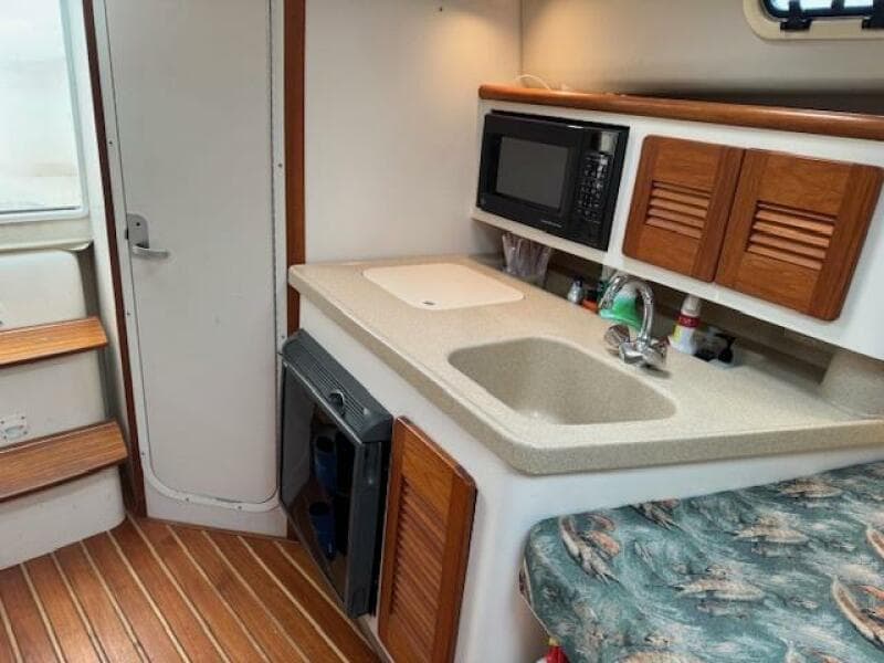 2002 Pursuit 3000 Express