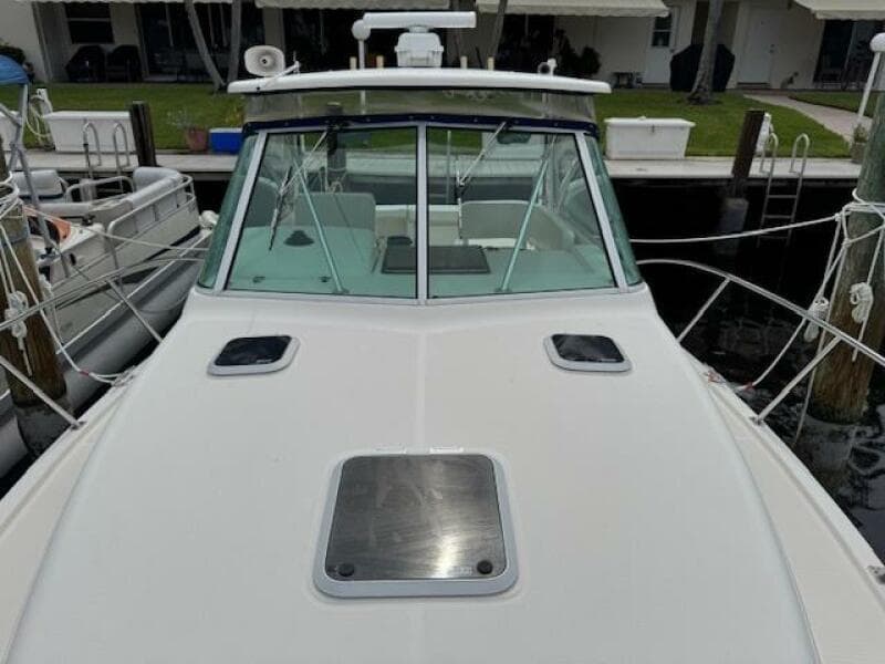 2002 Pursuit 3000 Express