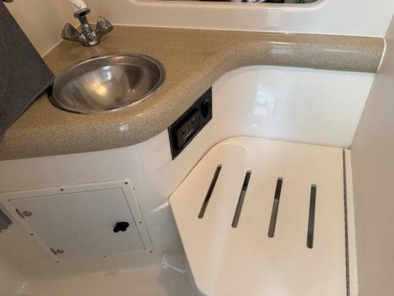 2002 Pursuit 3000 Express