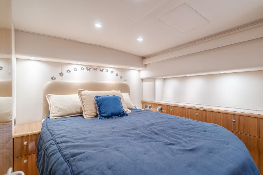 2008 Viking 52 Sport Coupe Endurance - Master Stateroom