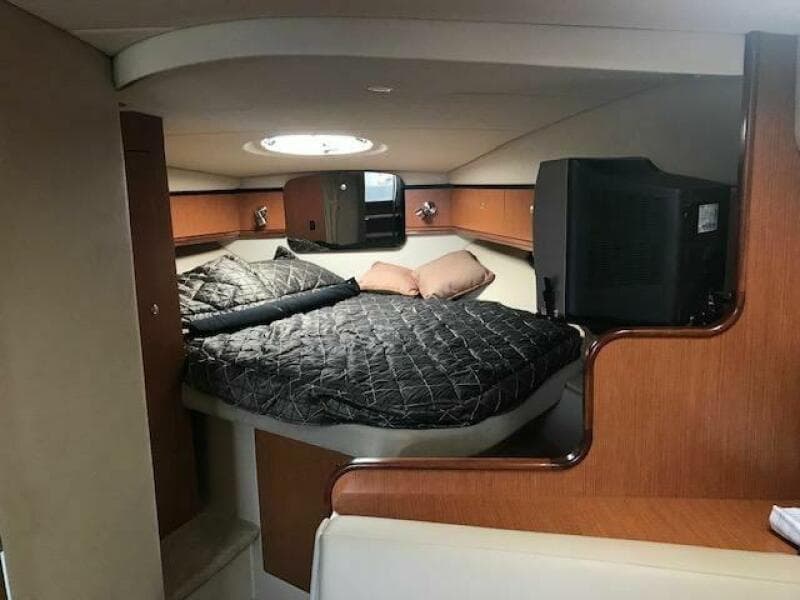 2004 Cruisers Yachts 340 Express - Photo 32
