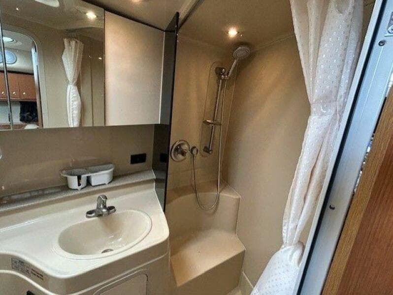 2004 Cruisers Yachts 340 Express - Photo 39
