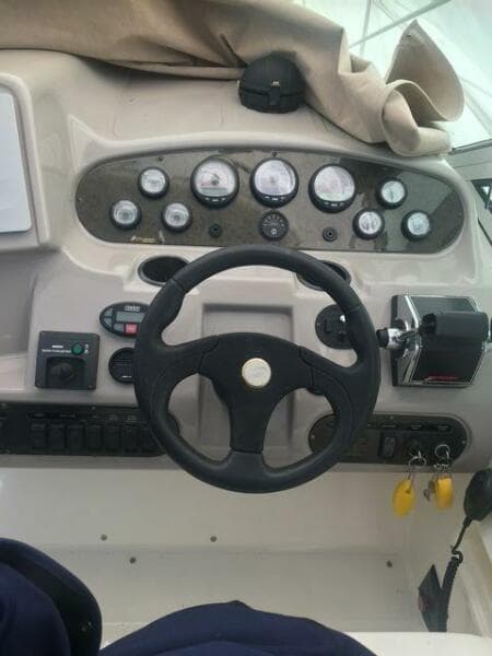 2004 Cruisers Yachts 340 Express - Photo 15