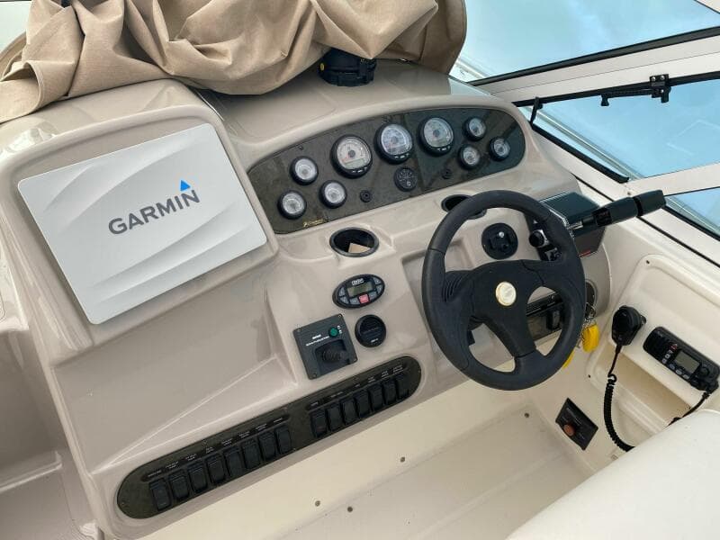 2004 Cruisers Yachts 340 Express - Photo 12