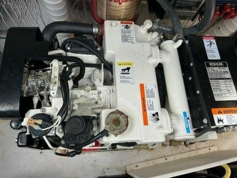 2004 Cruisers Yachts 340 Express - Photo 54