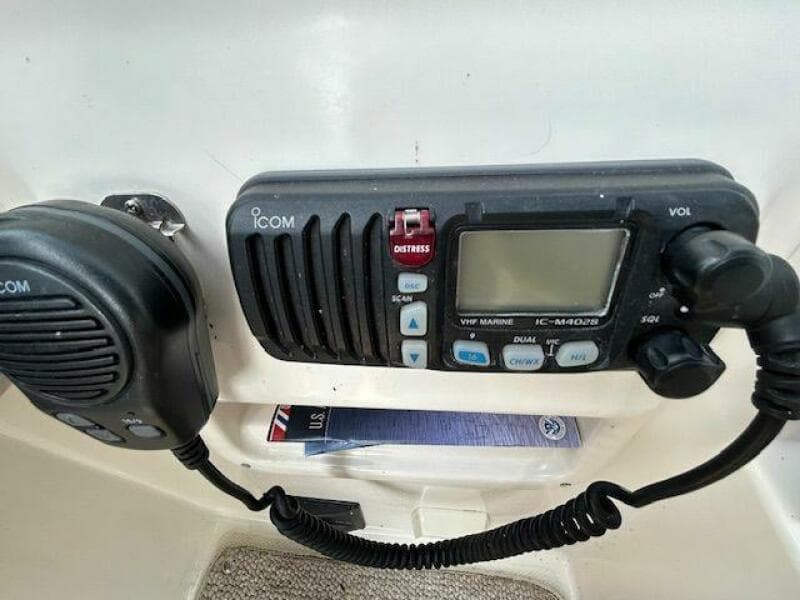 2004 Cruisers Yachts 340 Express - Photo 21