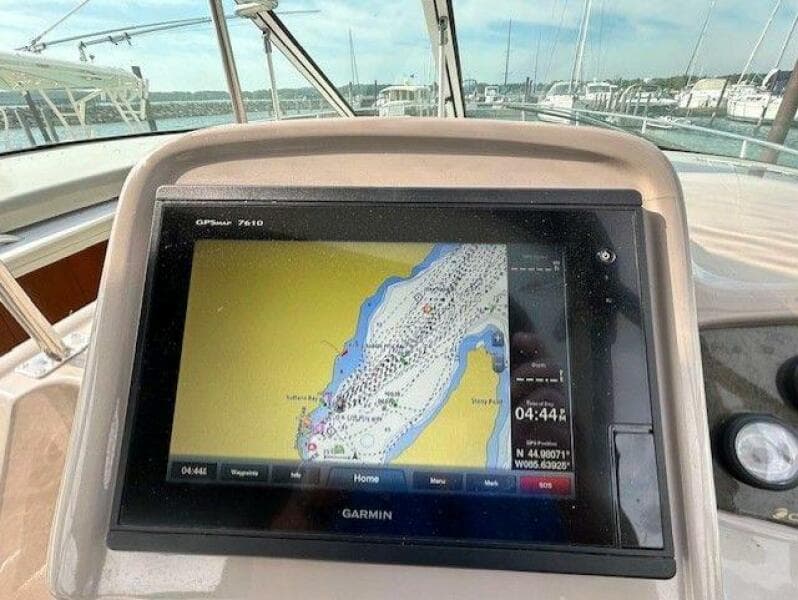 2004 Cruisers Yachts 340 Express - Photo 17