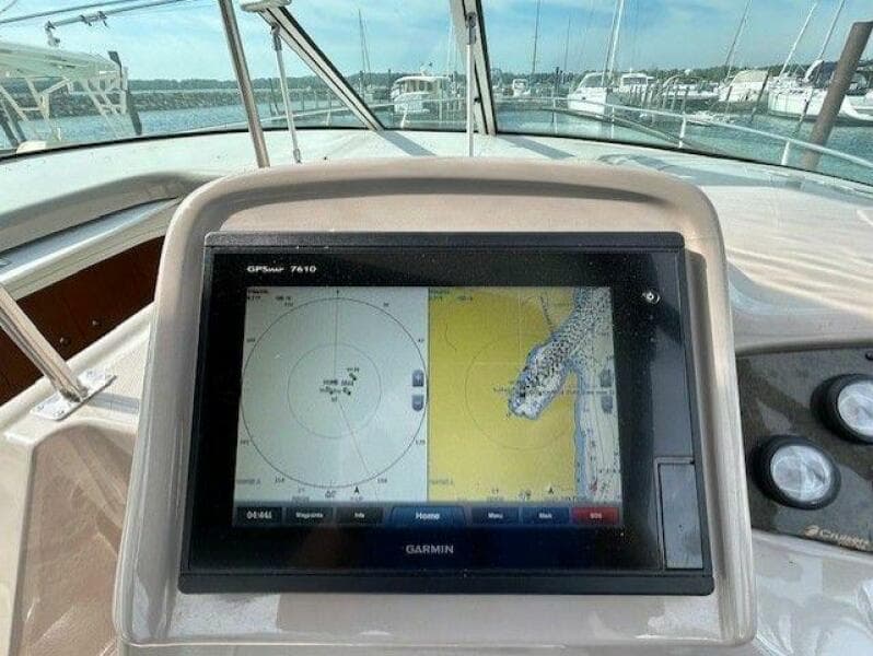 2004 Cruisers Yachts 340 Express - Photo 18