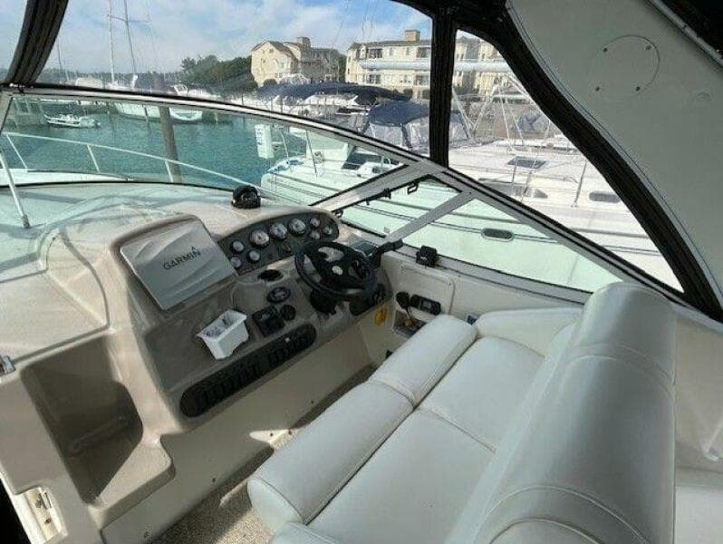 2004 Cruisers Yachts 340 Express - Photo 11