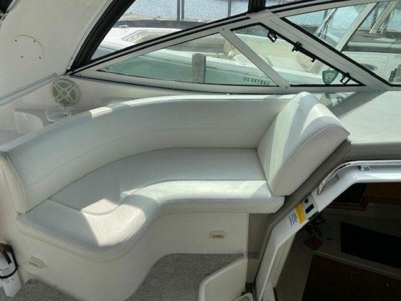 2004 Cruisers Yachts 340 Express - Photo 8