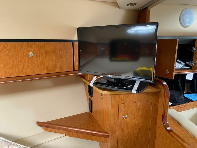 2004 Cruisers Yachts 340 Express - Photo 36