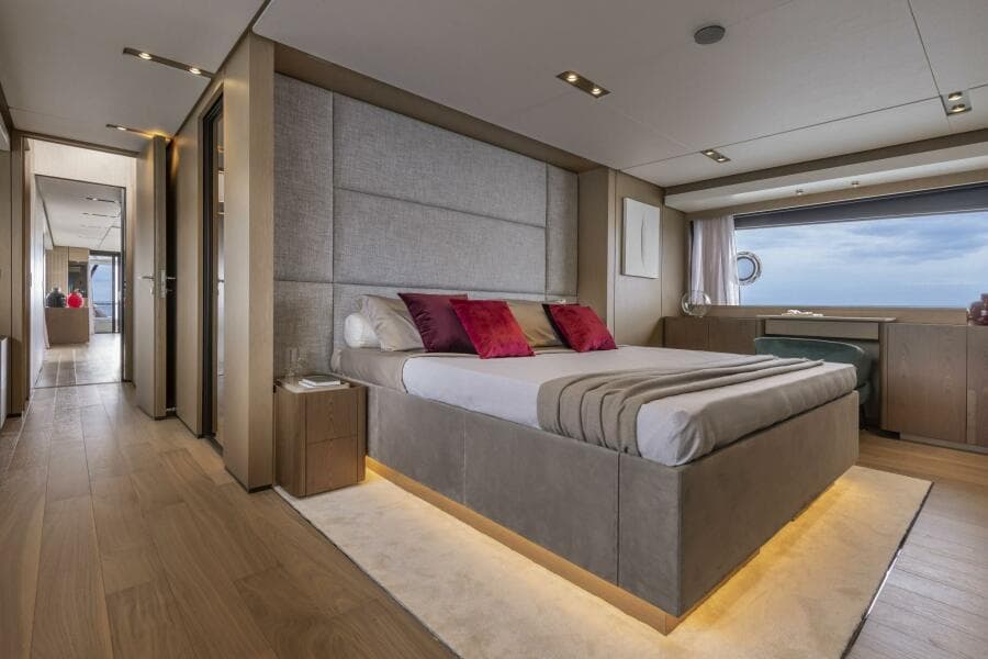 2021 Ferretti Yachts Ferretti 1000