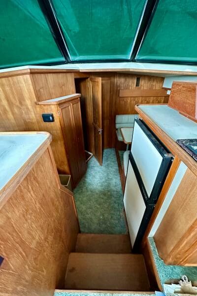 1991 Carver 3807 Aft Cabin