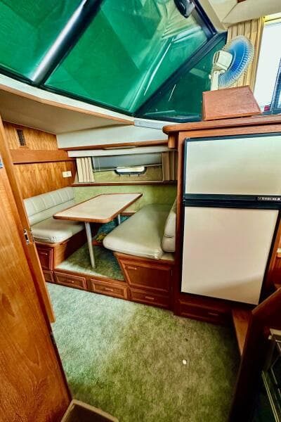 1991 Carver 3807 Aft Cabin