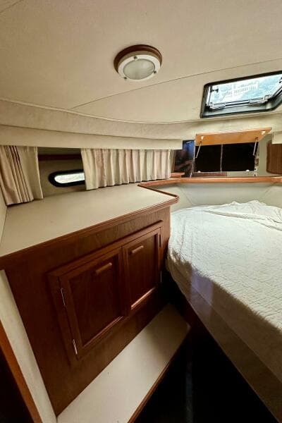 1991 Carver 3807 Aft Cabin