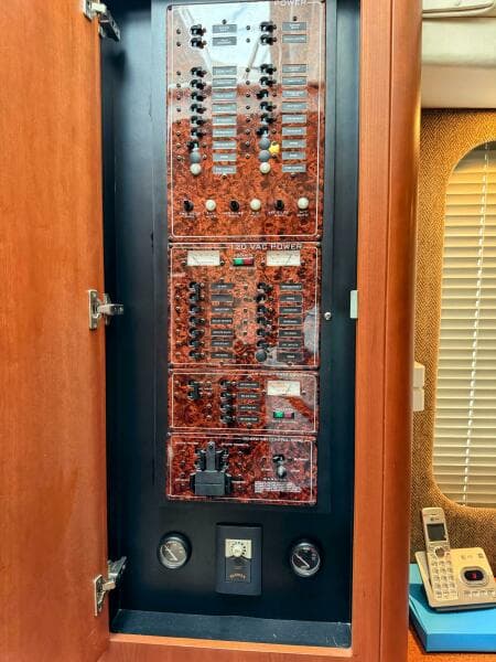 2005 Silverton 35 Motor Yacht