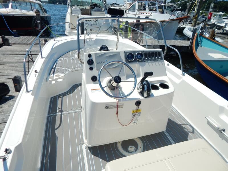2020 Boston Whaler 190 Montauk