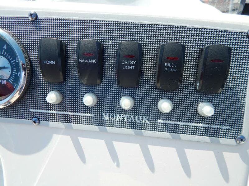 2020 Boston Whaler 190 Montauk