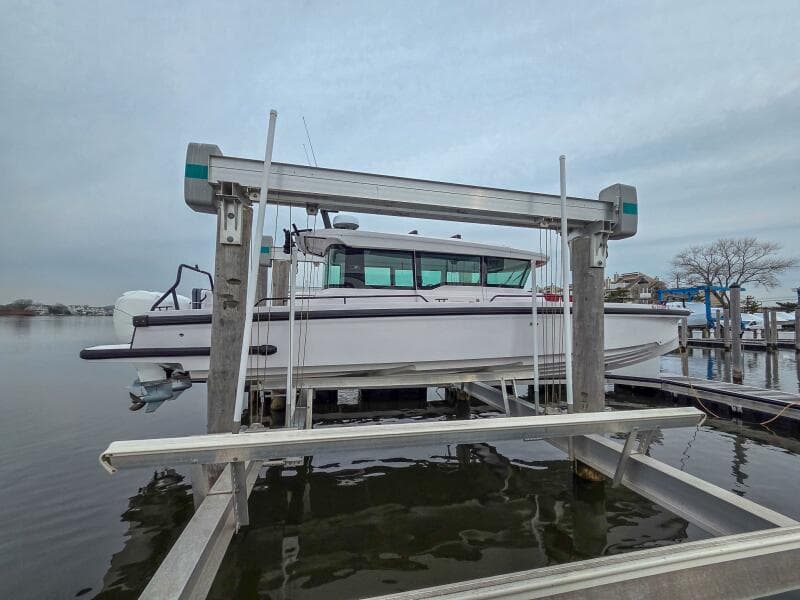 2021 Axopar 37 XC Cross Cabin